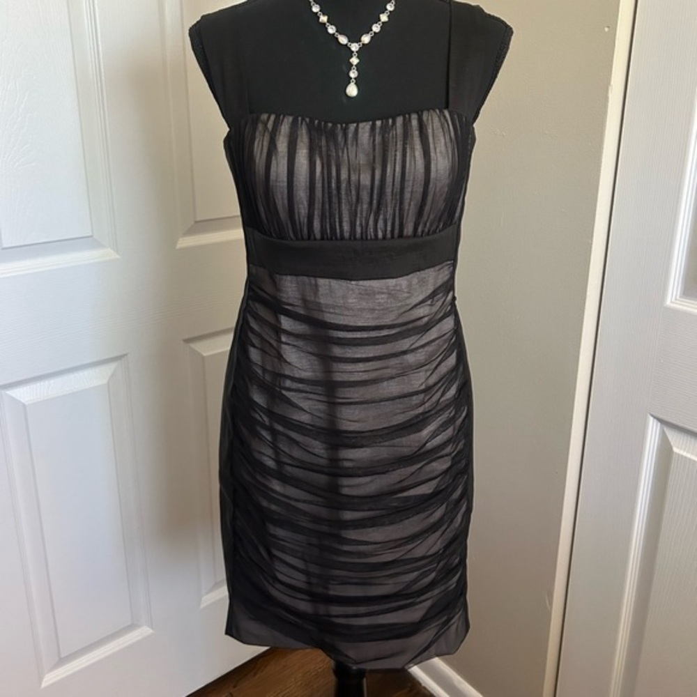 S.L. Fashions Black and Gray Sleeveless Dress 6 Small